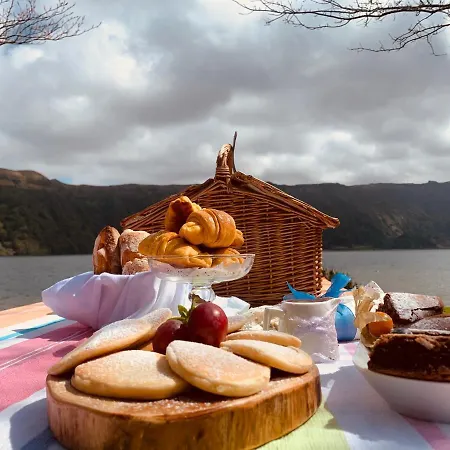Casa Do Pateo - Charming House Azores Alojamento de Acomodação e Pequeno-almoço