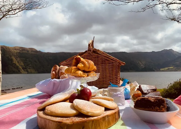 Casa Do Pateo - Charming House Azores Bed & Breakfast